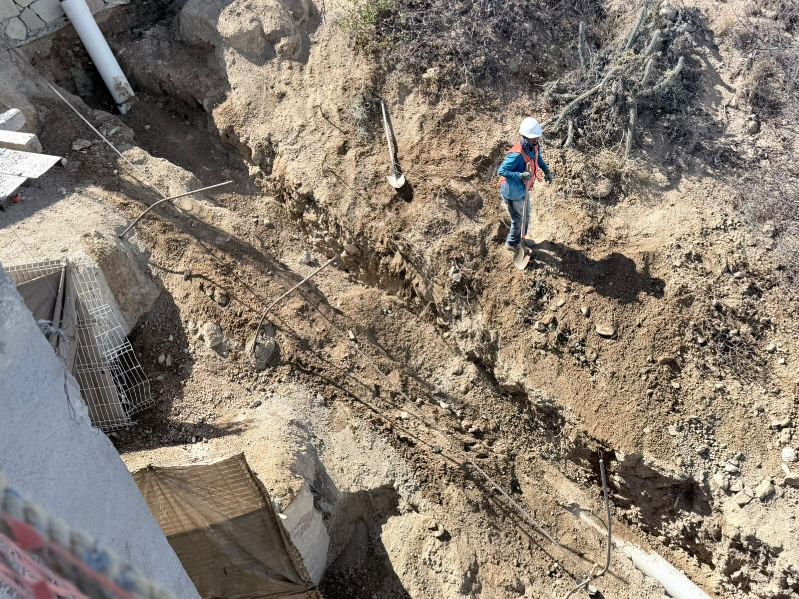Excavación y terracerías en ladera — Los Cabos
